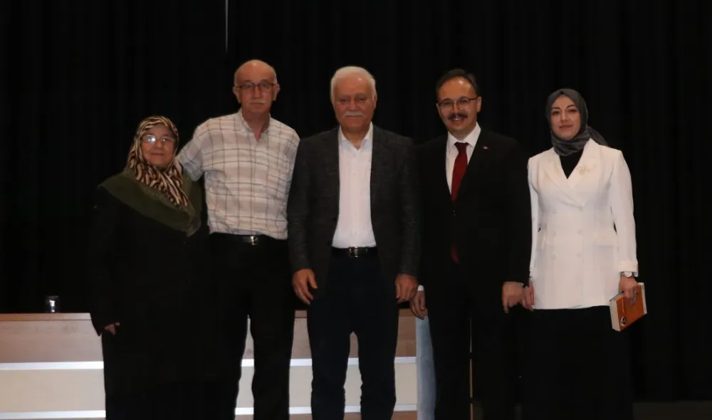 Prof.Dr. Nihat Hatipoğlu Siirte Kitapseverlerle Buluştu