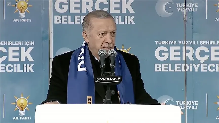 Erdoğan’dan Diyarbakır’da yeni ‘çözüm süreci’ mesajı… ‘Herkesle oturur konuşuruz’