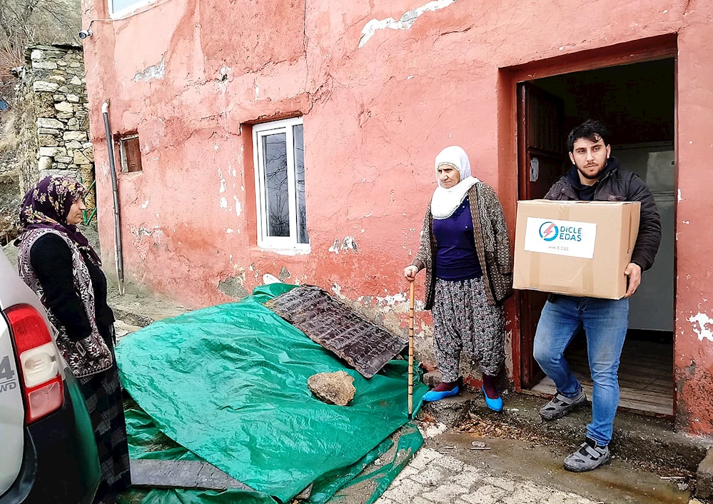 Dicle Elektrik’ten depremden etkilenen vatandaşlara gıda desteği
