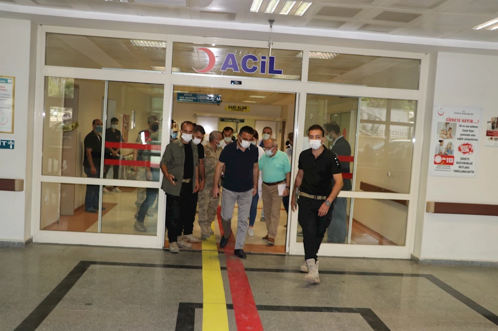 Vali Hacıbektaşoğlu yaralanan göçmenleri hastanede ziyaret etti