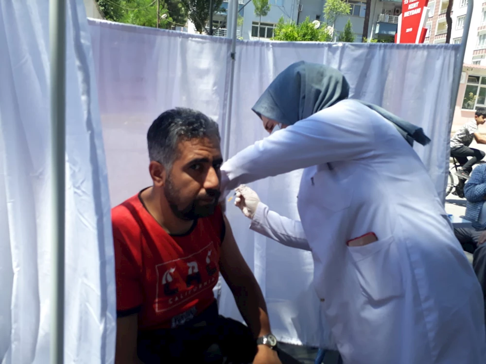 15 Temmuz kent meydanında Aşı çadırı kuruldu.