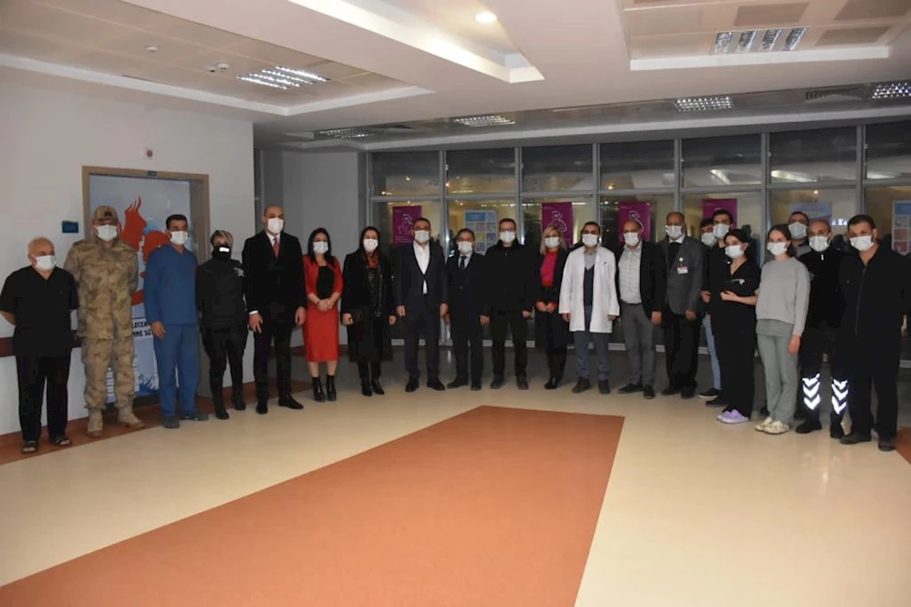 Vali Hacıbektaşoğlu, Kontrol Noktalarındaki Güvenlik Güçlerinin Yeni Yılını Kutladı